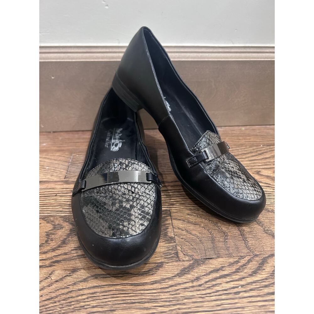 Coach and Four Black Leather Snake Print Loafers Size 6 Classic Vintage Inspired
